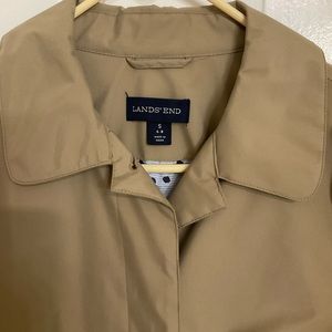 Lands end raincoat. Size small.